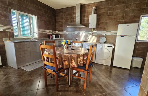 Ribeira de Pena House | House Sousa: Family-Friendly Retreat with Spa and Hot Tub