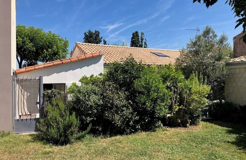 La Rochelle House | Beautiful Oceanfront House with Stunning View & Great Amenities