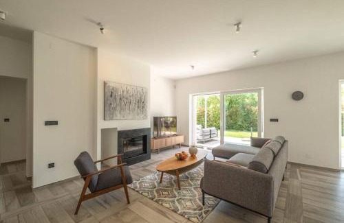 Vintijan House | House Sparrow: Family-Friendly Escape with 9.3/10 Rating