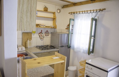 Tkon House | Idyllic House Starfish: Oceanfront Getaway in Pasman