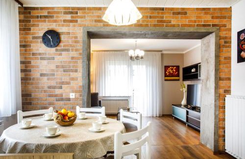 Vidrga Apartment | Discover House Stepic: Pet-Friendly & Family-Ready Retreat