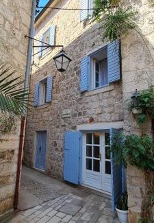 Stari Grad House | Pet-Friendly Retreat at House Stone house Skor, Rated 10/10
