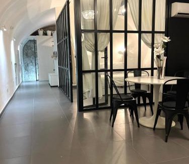 Chiaia Apartment | Pet-Friendly House Suite Vetriera with Family Amenities
