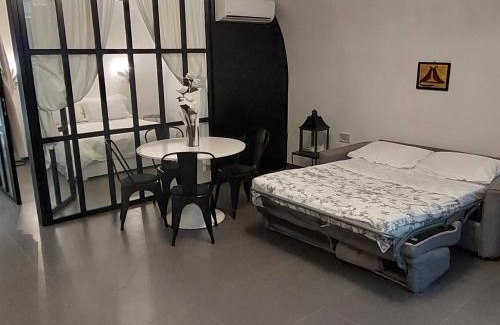 Chiaia Apartment | Pet-Friendly House Suite Vetriera with Family Amenities