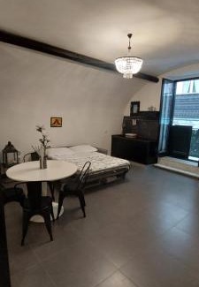 Chiaia Apartment | Pet-Friendly House Suite Vetriera with Family Amenities