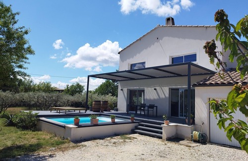 Rochefort-du-Gard House | Idyllic House Amid Olive Trees with Private Pool & Breakfast