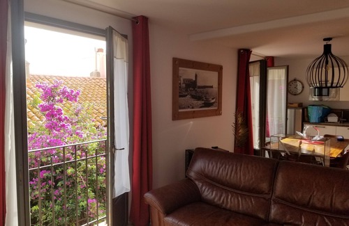 Collioure House | Elegant T3 House with Ocean View & Private Parking