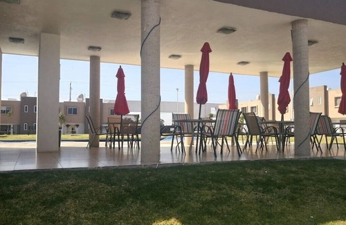 Cuautlancingo House | Discover House the Spoiled: Pet-Friendly Retreat with Pool