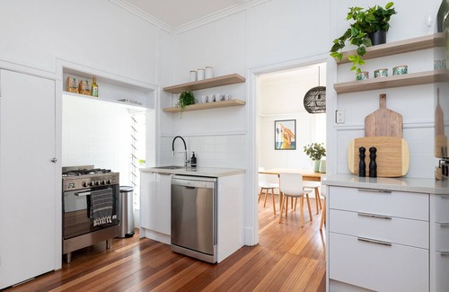 Auchenflower House | Private Retreat with Backyard - 10/10 Guest Rating