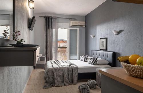 Sarti Apartment | Elegant House Toula with Ocean View and Hot Tub Experience