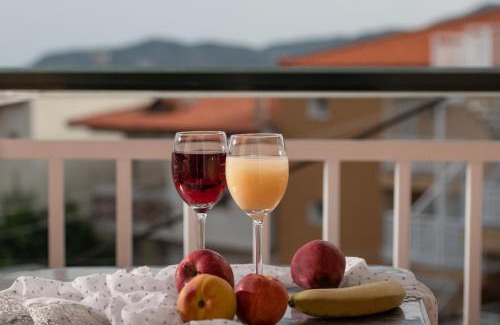 Sarti Apartment | Elegant House Toula with Ocean View and Hot Tub Experience