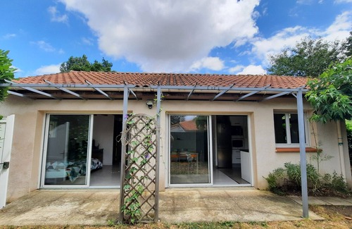 Gragnague House | Inviting House Toulouse: 7 Min to Metro, Pet Friendly Retreat