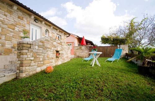 Novaki Pazinski House | Relaxing House Tri Marije with Oceanfront Views in Cerovlje