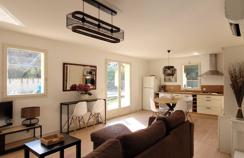 Pont-Saint-Esprit House | Stylish 3-Room Villa with Private Pool & Spa - Guest Rated 9.8