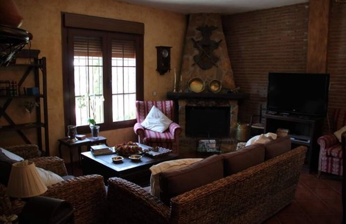 Otivar Ski Chalet | Idyllic Almuñecar Villa with Oceanfront Pool & Spa
