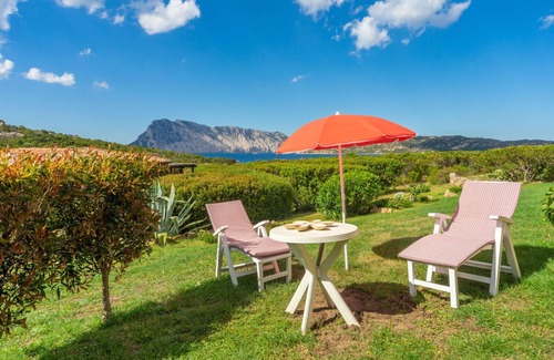 San Teodoro House | Idyllic Coda Cavallo Villa with Garden & Ocean View