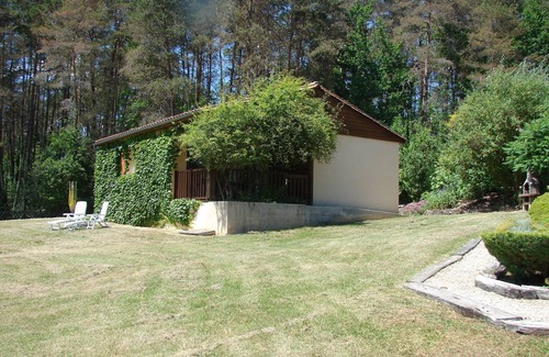 Auriac-du-Perigord House | Pet-Friendly Villa with Pool for 4-6 Guests, Rated 10/10