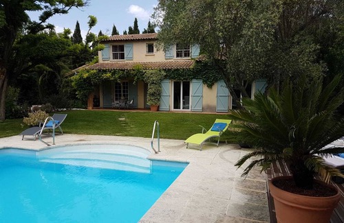 Maillane House | Enchanting Villa in Maillane with Private Pool & Ocean View