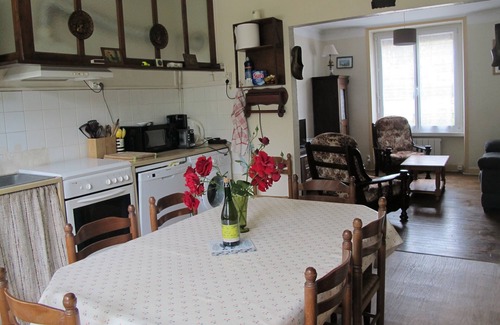Moelan-sur-Mer House | Cozy Oceanfront Villa in Moëlan sur Mer with Pool