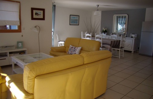 Ploudalmezeau House | Oceanfront House in Ploudalmezeau - Guest Rated 10/10