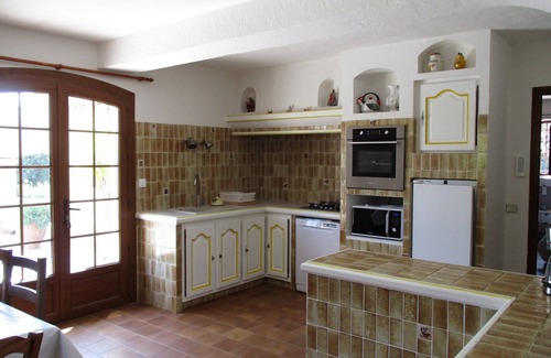 Puget-sur-Argens House | Charming Villa in Puget-sur-Argens with Private Pool