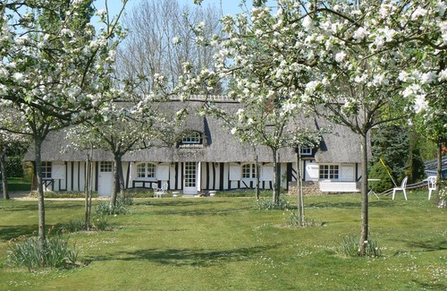 Serquigny House | Discover SERQUIGNY: Family-Friendly Villa with Pool