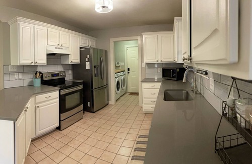 Johnson City House | Relaxing House with Spa & Outdoor Living, Rated 10/10