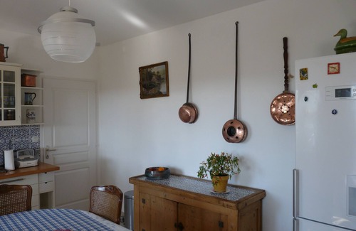 Ordan-Larroque House | Experience House Walklife: Pet-Friendly Lake View Retreat