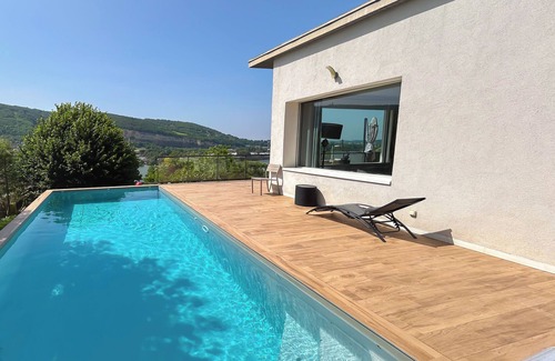 Rochetaillee-sur-Saone House | House with pool near Lyon/Rochetaillée (Saône view)