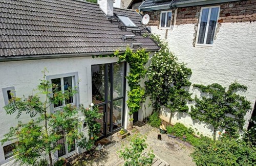 Wissmannsdorf Apartment | Pet-Friendly House Wildrose on the Nengshof - 10/10 Rated