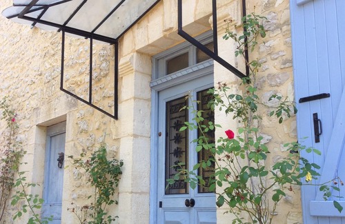 Saint-Aubin-de-Nabirat Villa | Enchanting House with Pool, Garden & Top Guest Rating