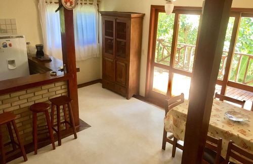 Veloso House | Cozy 2-Bedroom House Steps from Curral Beach