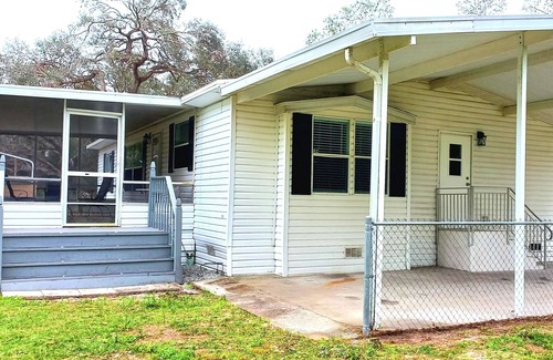 Wesley Chapel House | House with 3-bedroom 2 Bath on one acre of land in wonderful Wesley Chapel