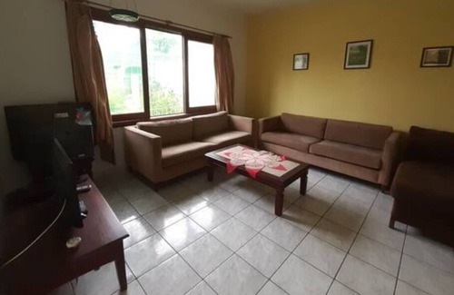 Itagua House | Unforgettable 4-Bedroom House with Ocean View in Itaguá