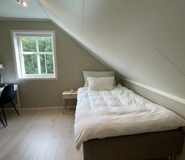 Kvernevick Villa | Spacious 5-Bedroom House with Kid-Friendly Amenities
