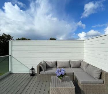 Kvernevick Villa | Spacious 5-Bedroom House with Kid-Friendly Amenities