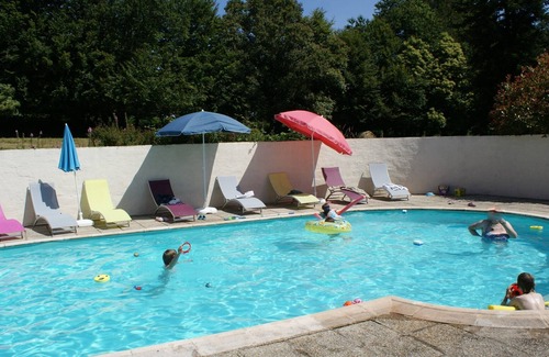 Ploerdut House | Inviting Home with Pool and Scenic Views for Families