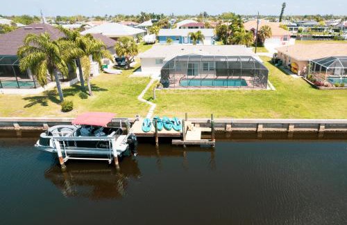 Edgewater House | Experience Housewithaboat: Heated Pool & Sailboat Awaits