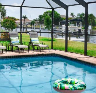 Edgewater House | Experience Housewithaboat: Heated Pool & Sailboat Awaits