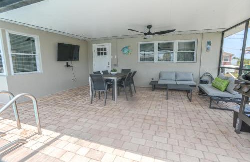 Edgewater House | Experience Housewithaboat: Heated Pool & Sailboat Awaits