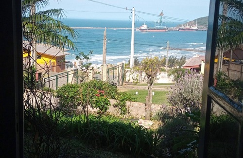Vila Nova Alvorada House | Seaside House with Barbecue and Ocean Views for Families