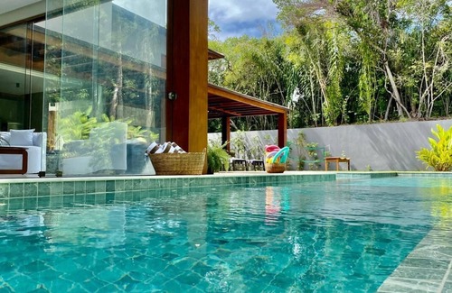 Itacimirim House | Inviting House with Private Pool and Personal Cook