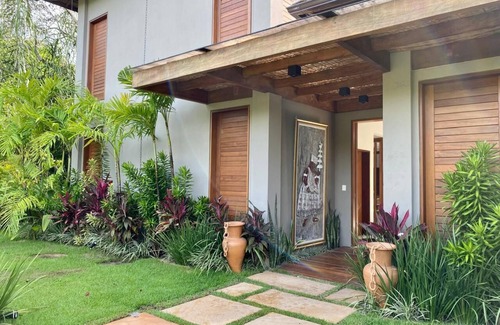 Itacimirim House | Inviting House with Private Pool and Personal Cook