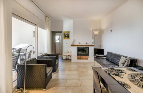 El Mas Fumats Villa | Oceanfront House with Pool, Garden & Stunning Views