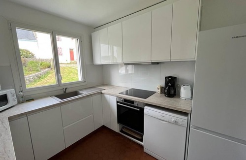Groix House | Beachfront Retreat with Ocean Views and Spa Amenities