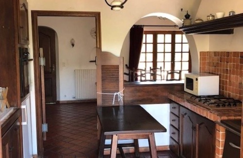 Esparron-de-Verdon House | Character-Filled House with Lake View & Pet-Friendly Amenities
