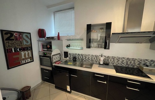 Sud Loire House | Premier House with Castle View and Spa Amenities