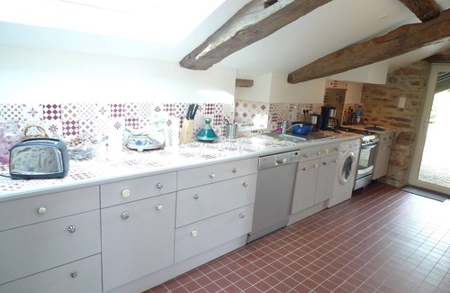 Marans House | Charming Retreat Surrounded by Fields with Pool & Spa