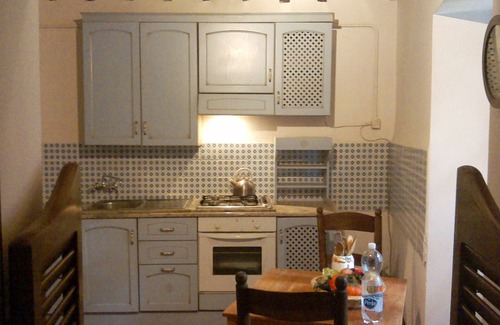 San Giovanni del Pantano House | Charming La Tana Delle Volpi: Family-Friendly Retreat