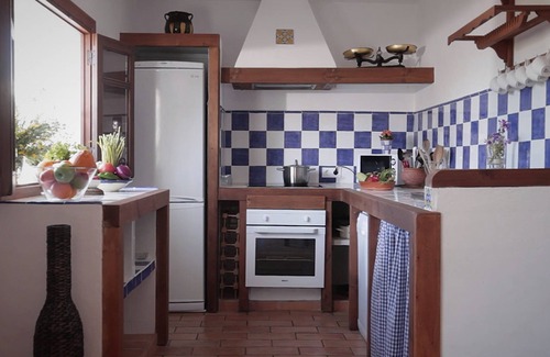 Barbate Cottage | Relax in Nature: Beachside House with Pool & Ocean Views